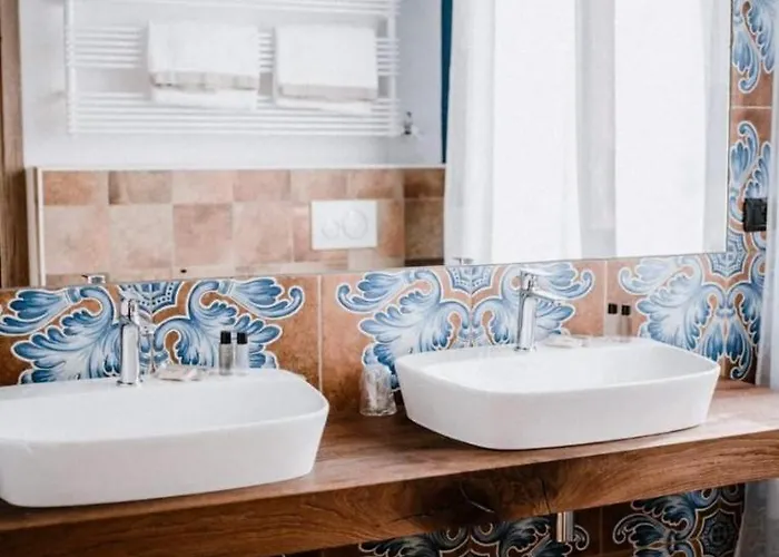 מלון Panoramic Garassino - Country And Fine Restaurant 3*